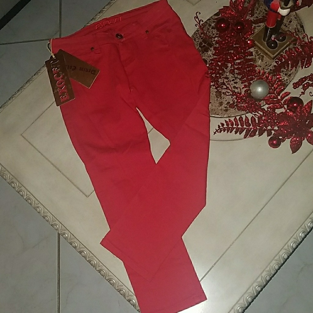Red Capri Cropped Jeans